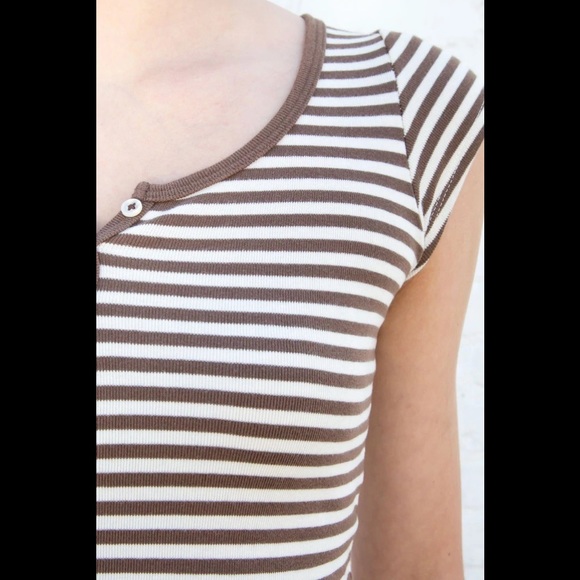 Brandy Melville Zelly striped 3 button top - Picture 4 of 5